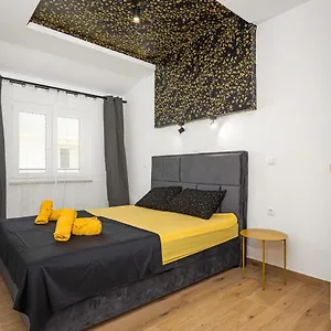 Luxury Lotus&lovor Apartment Pula